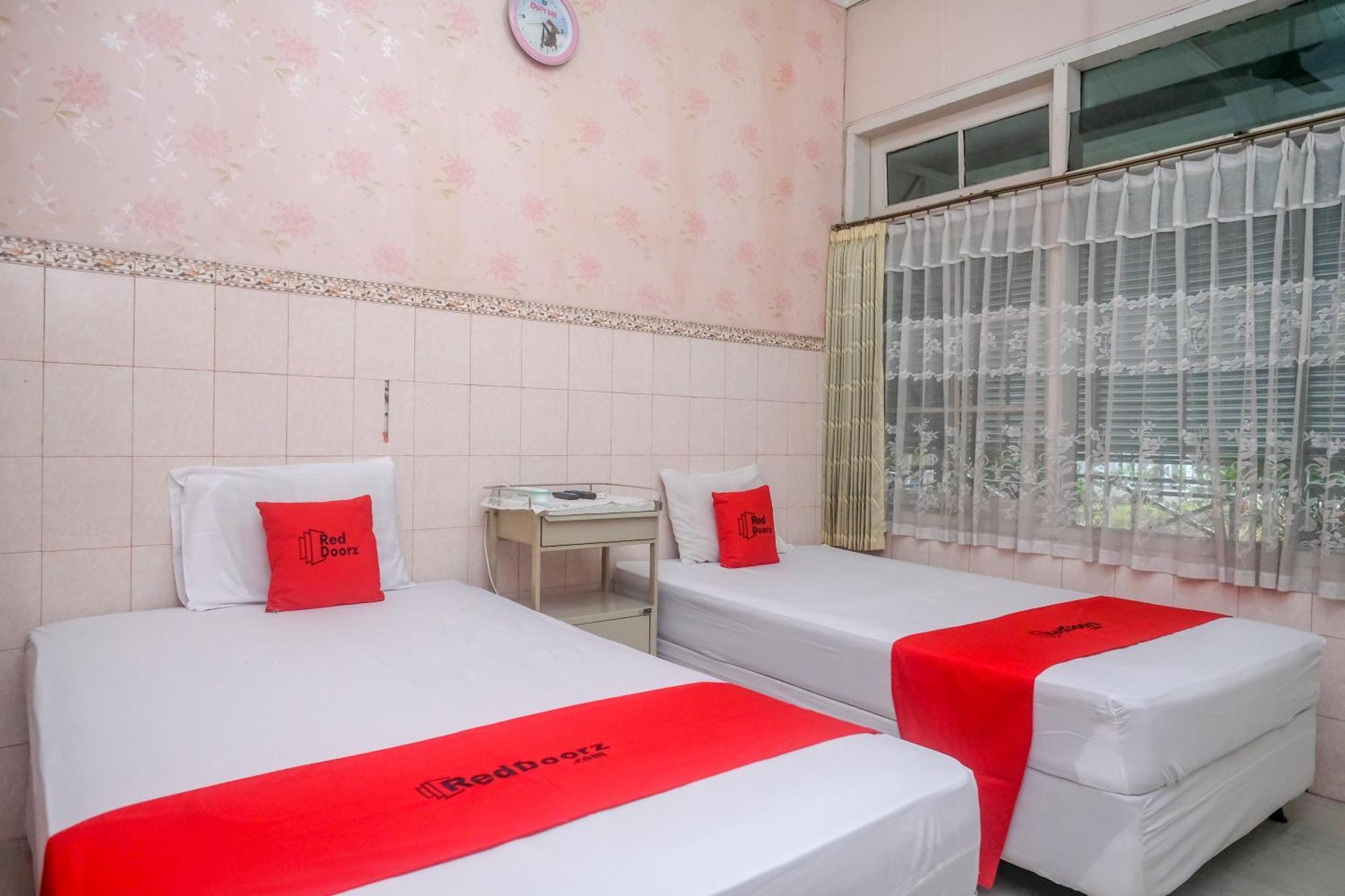 Reddoorz Syariah At Griya Raharja Klaten エクステリア 写真