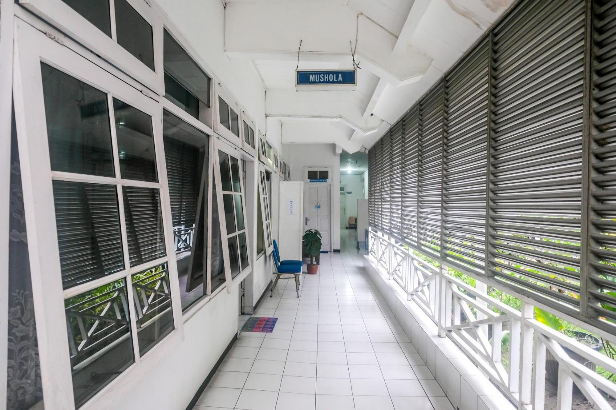 Reddoorz Syariah At Griya Raharja Klaten エクステリア 写真