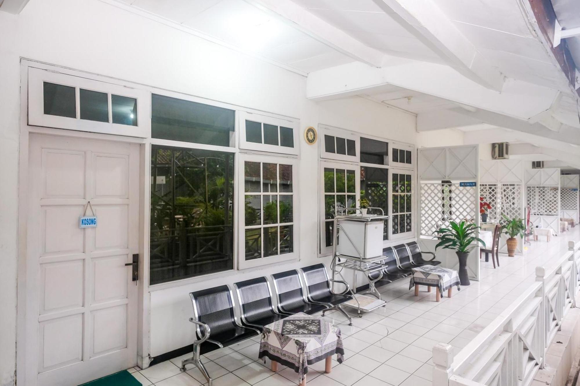 Reddoorz Syariah At Griya Raharja Klaten エクステリア 写真